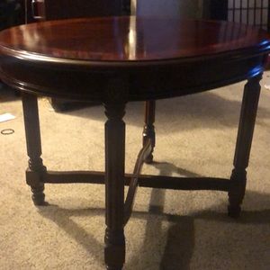 (2)Oval shaped coffee tables